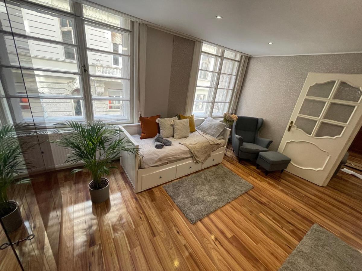 בודפשט Vintage Home In The Heart Of The City מראה חיצוני תמונה